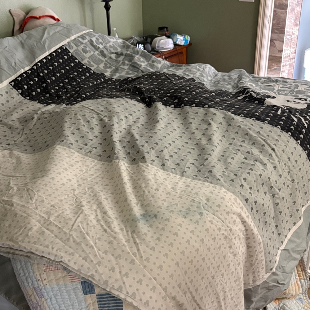 Grey and Black Mickey Pattern Comforter - Disney-Inspired Home Bedding - Picture 3 of 6